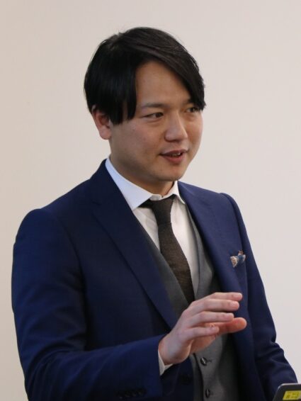 研修講師　青木